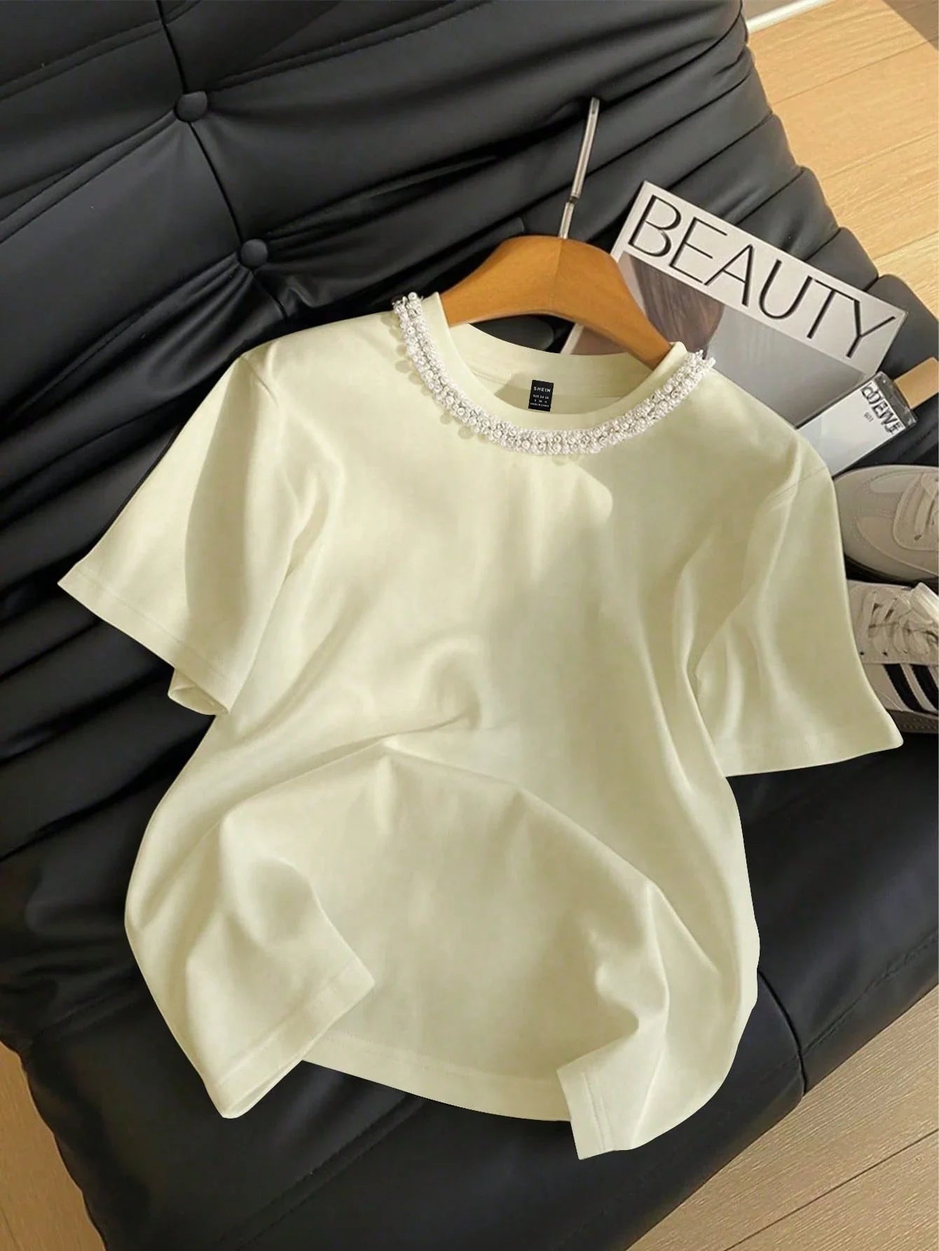 Women's Casual Studded And Chain Decor Round Neck Short Sleeve T-Shirt shein