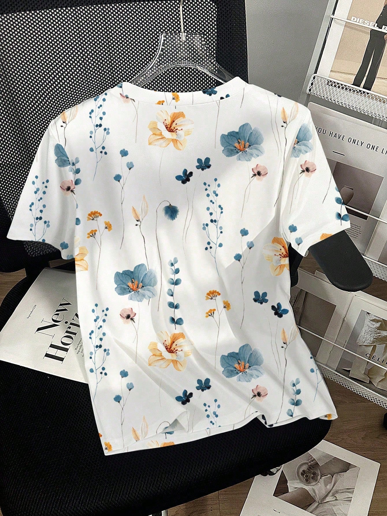 Women's Casual Studded And Chain Decor Round Neck Short Sleeve T-Shirt shein