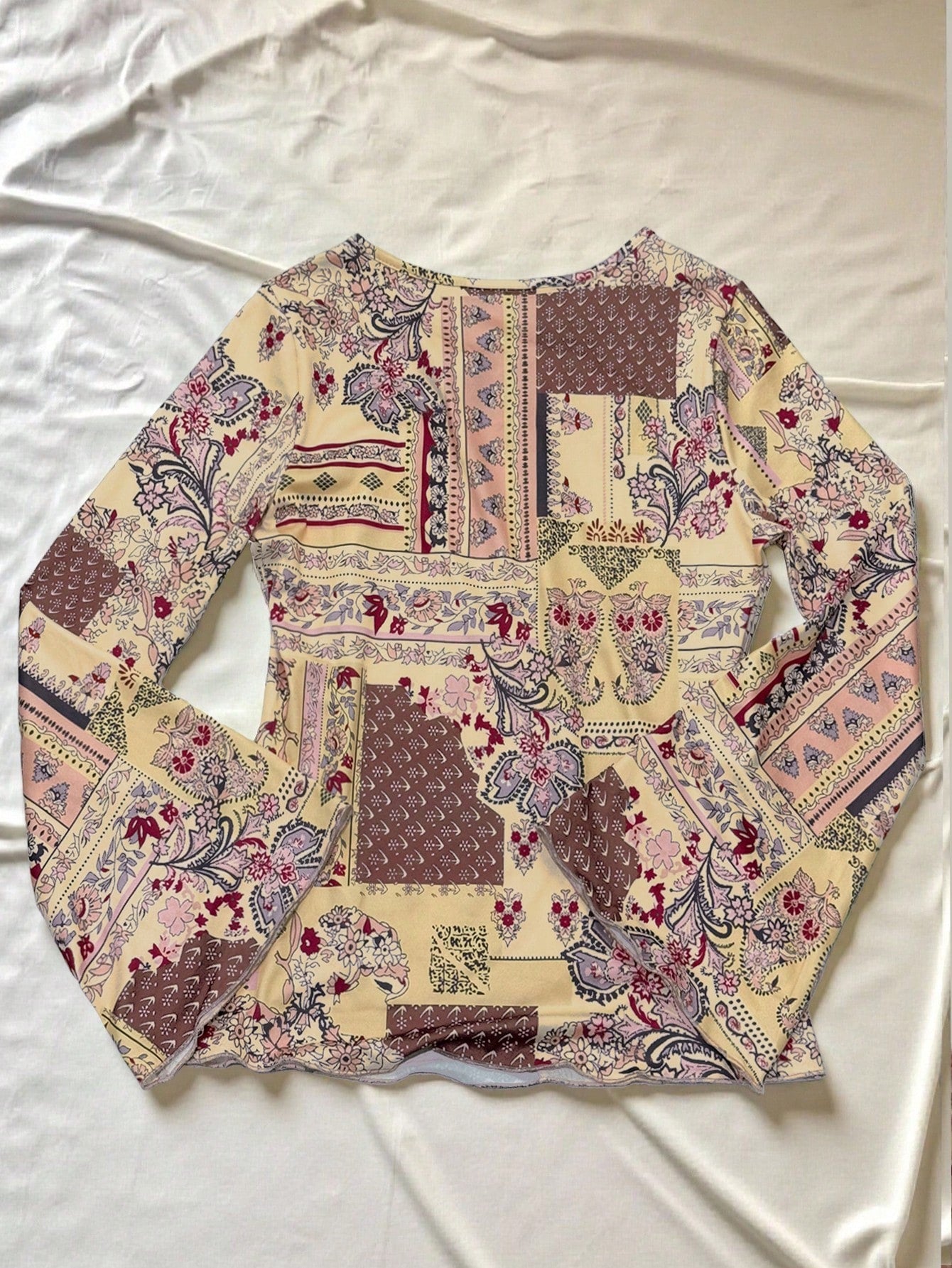 Women Casual Retro All-Over Print Bell Sleeve T-Shirt