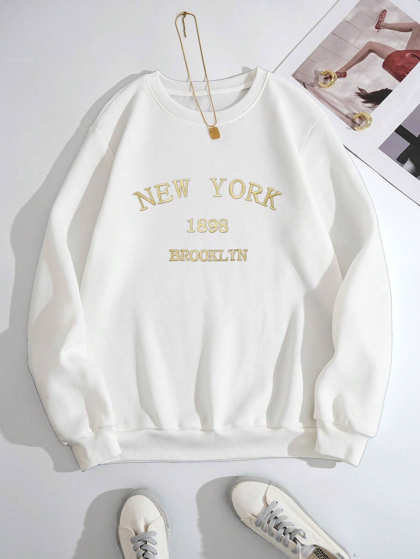 LUNE Letter Graphic Thermal Lined Sweatshirt shein