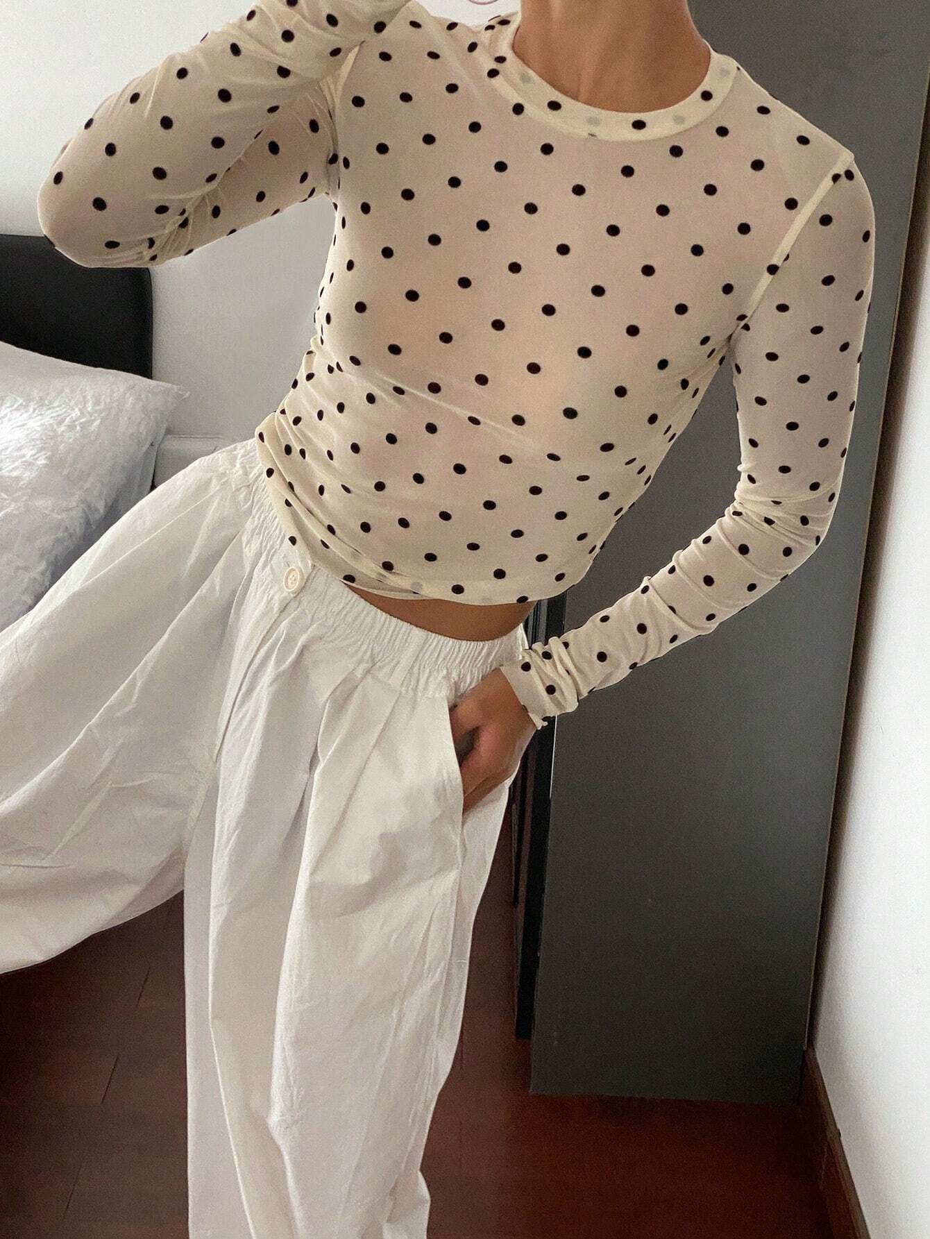 Women's Polka Dot Slim Fit Casual Round Neck Long Sleeve Top shein