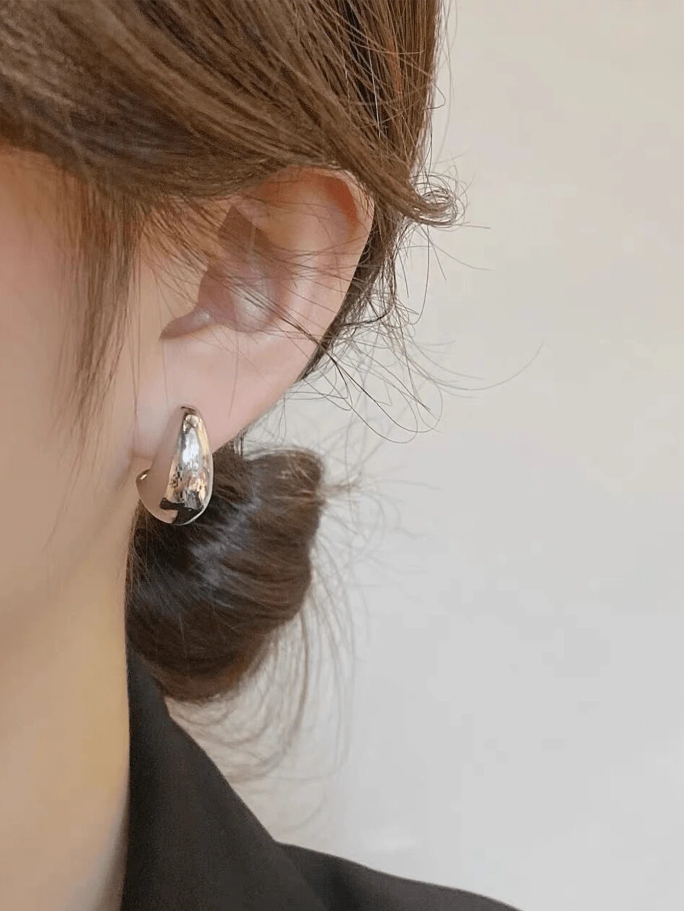 Love These Minimalist And Sophisticated Earrings With A Plump Moon And Bean Design shein