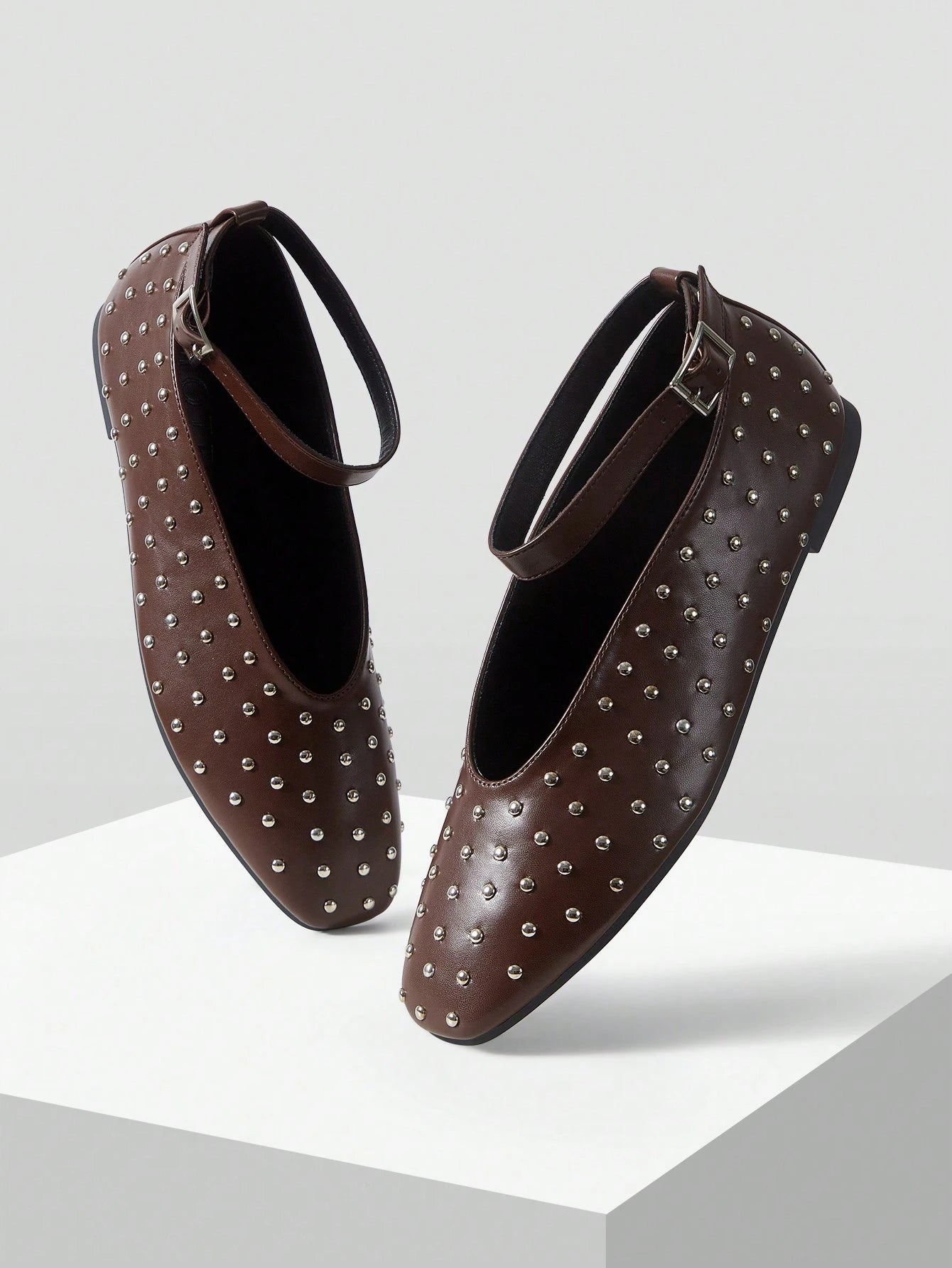 MOTF PREMIUM FASHION STUDDED FLAT SLIP-ON SPRING SHOES