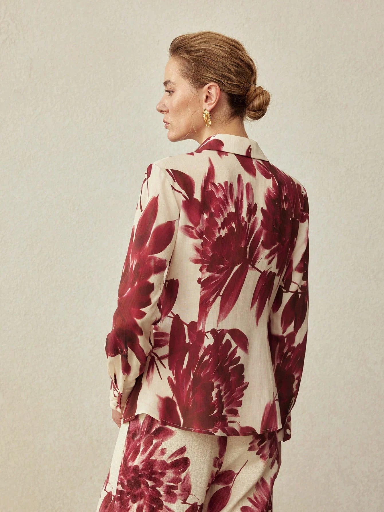 MOTF PREMIUM LINEN MINIMALIST FLORAL PRINT FITTED SHIRT