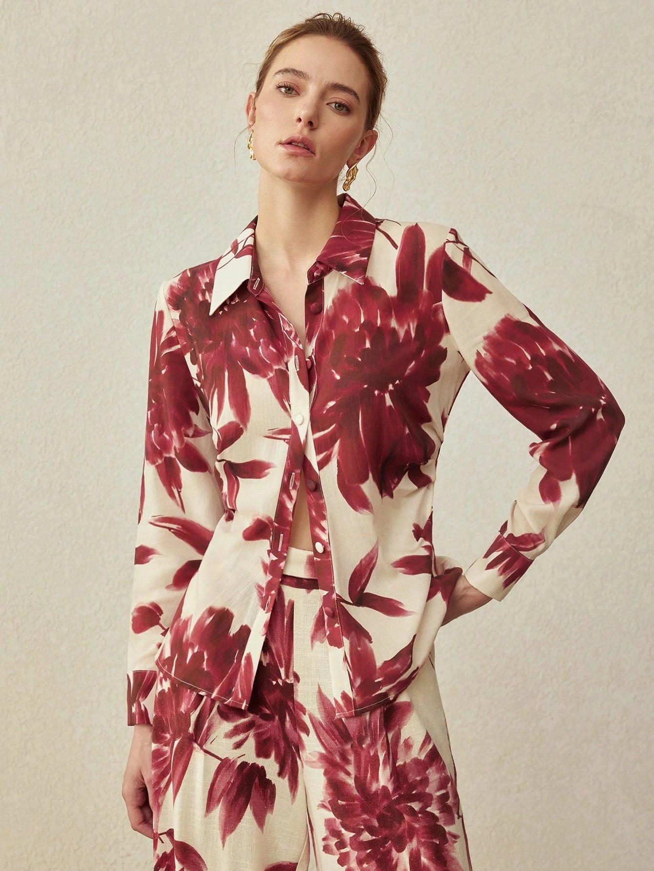 MOTF PREMIUM LINEN MINIMALIST FLORAL PRINT FITTED SHIRT