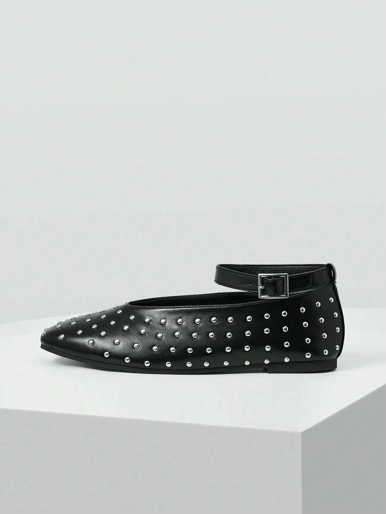 MOTF PREMIUM FASHION STUDDED FLAT SLIP-ON SPRING SHOES shein