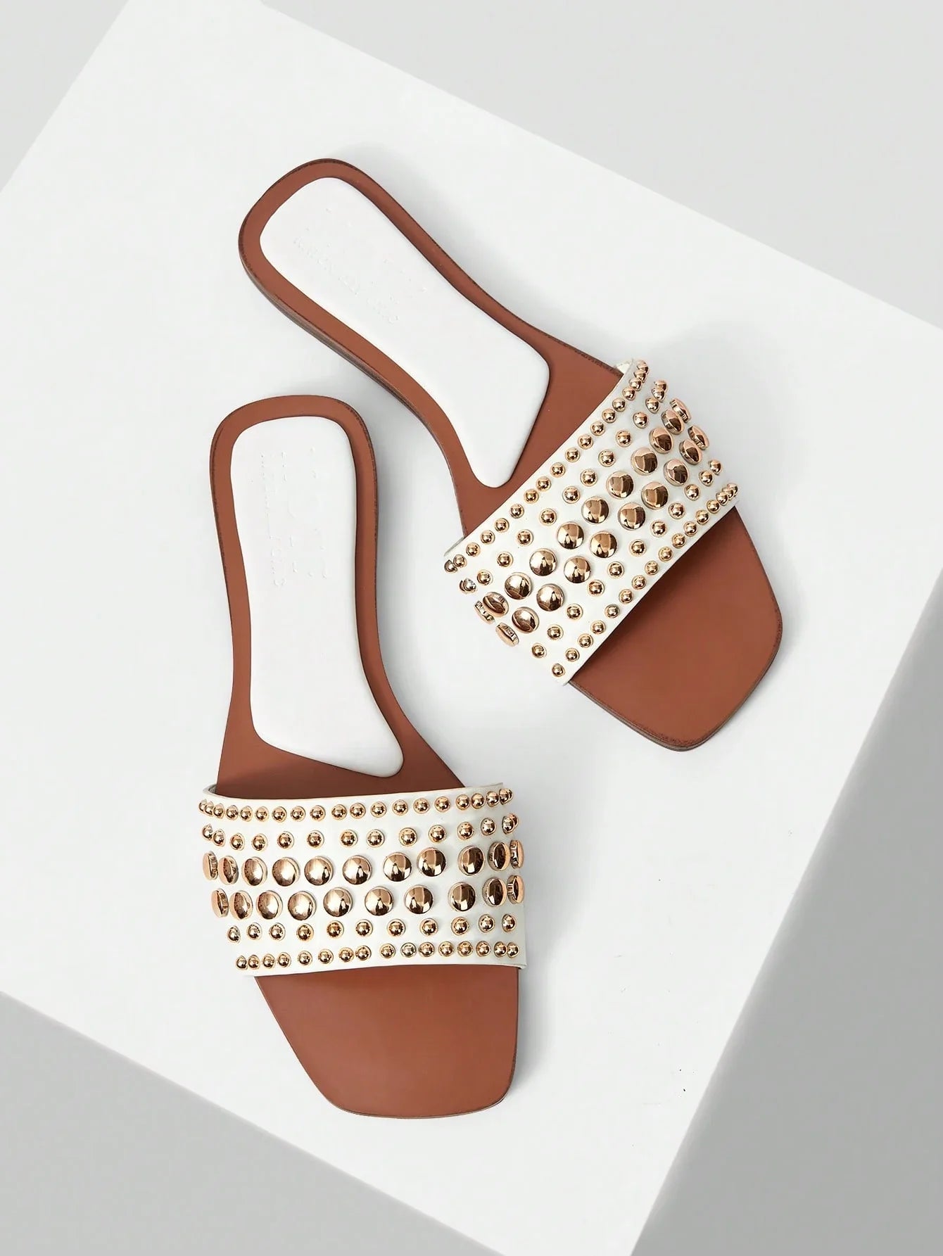 MOTF PREMIUM SQUARE TOE CONTRAST TRIM STUDDED FLAT SANDALS shein