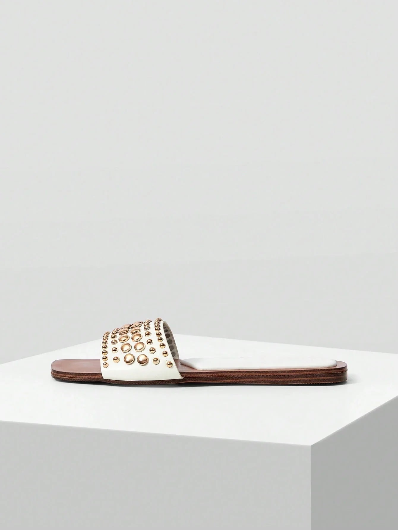 MOTF PREMIUM SQUARE TOE CONTRAST TRIM STUDDED FLAT SANDALS shein