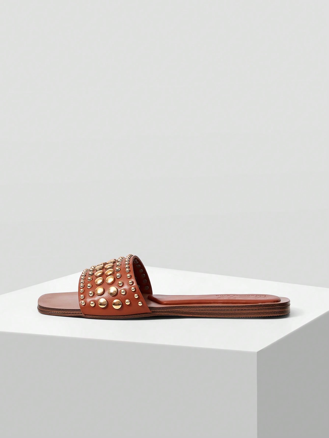 MOTF PREMIUM SQUARE TOE CONTRAST TRIM STUDDED FLAT SANDALS shein