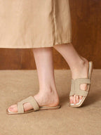 PREMIUM SQUARE TOE CONTRAST TRIM FLAT SANDALS shein