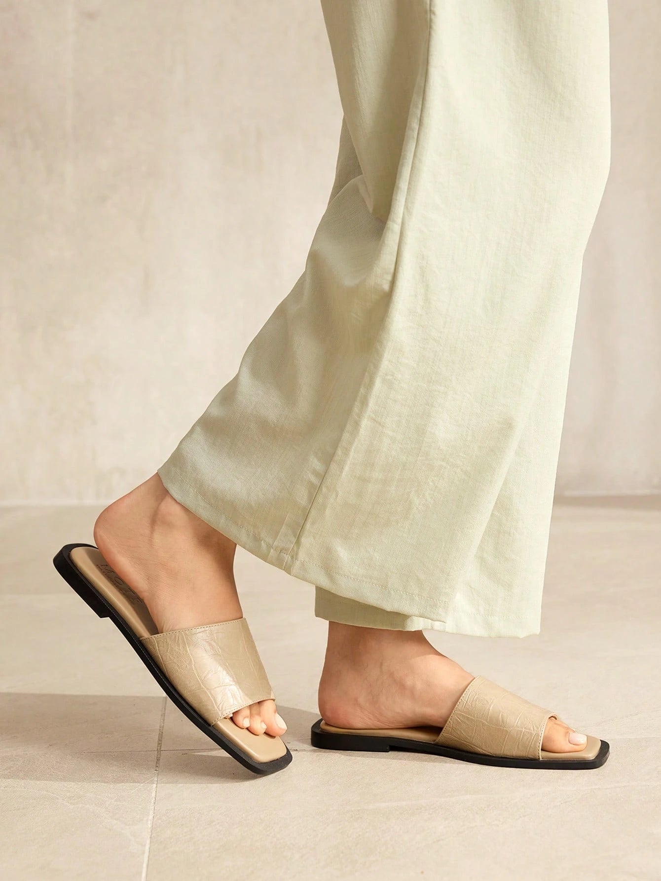 MOTF PREMIUM COMFORTABLE DAILY FLAT SANDALS