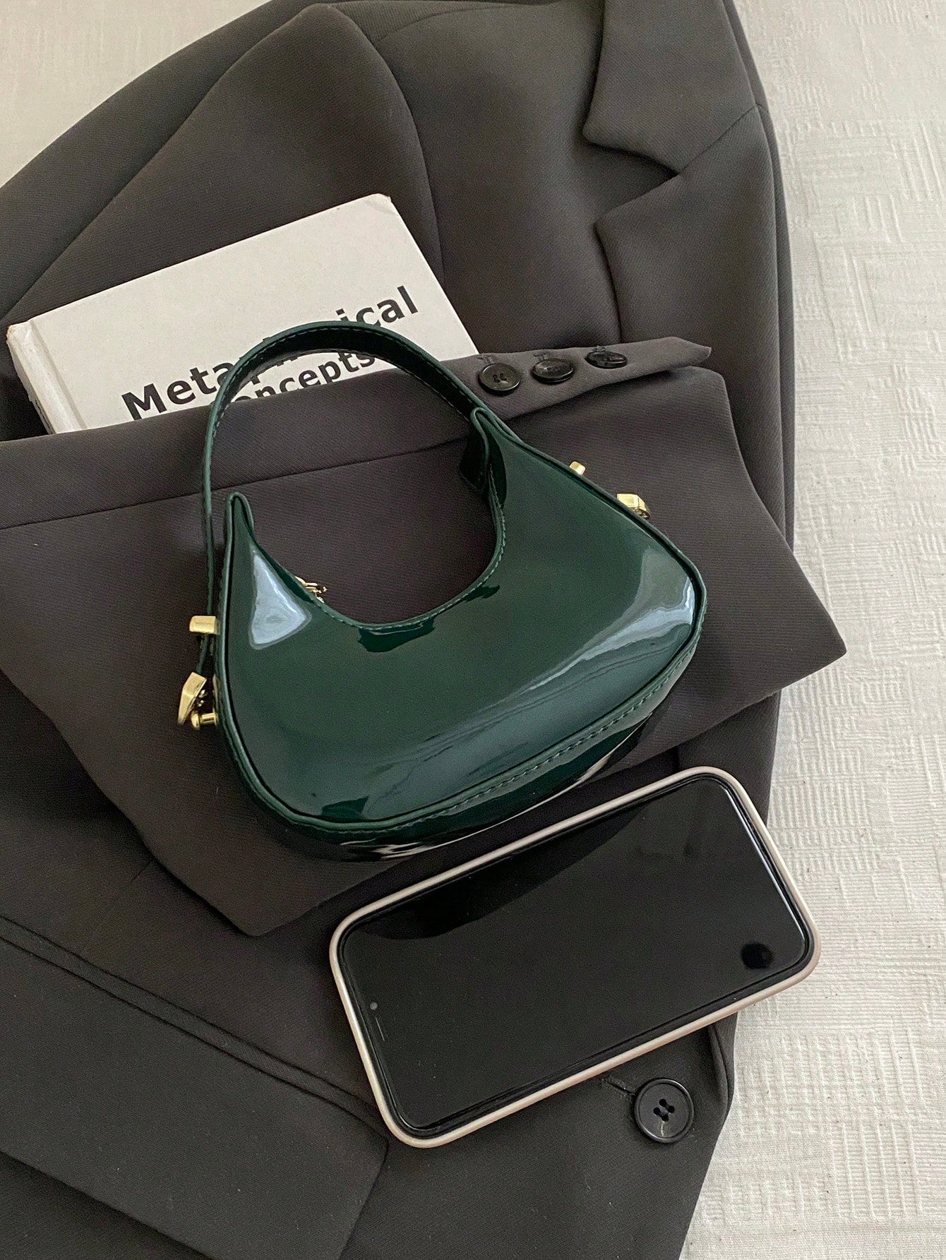 Fashionable High-Quality Lightweight Crescent Shaped Shoulder Bag shein