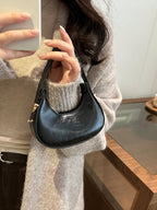 Fashionable High-Quality Lightweight Crescent Shaped Shoulder Bag shein