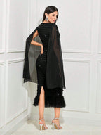 Modely Cloak Sleeve Fuzzy Hem Bodycon Dress shein
