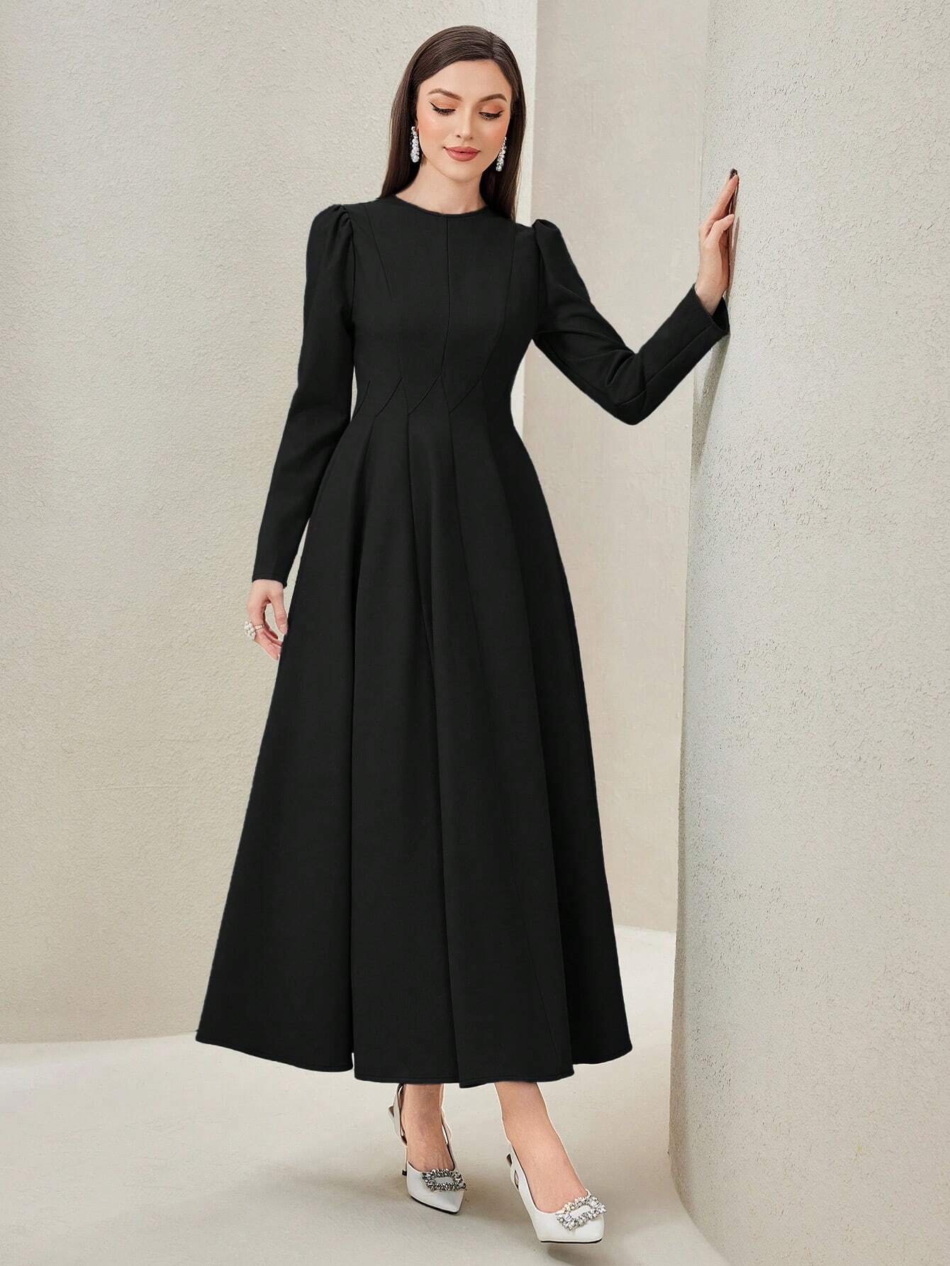 Modely Solid Color Round Neckline Waist-Tied Midi Dress shein