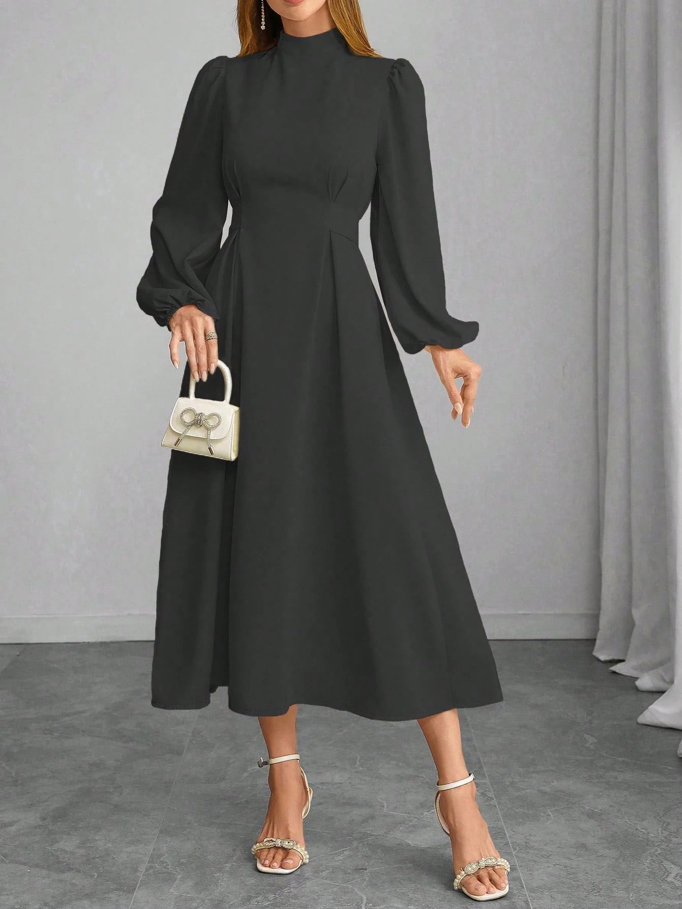 Women's Elegant Simpli City Solid Color Stand Collar Lantern Sleeve Backless Dress