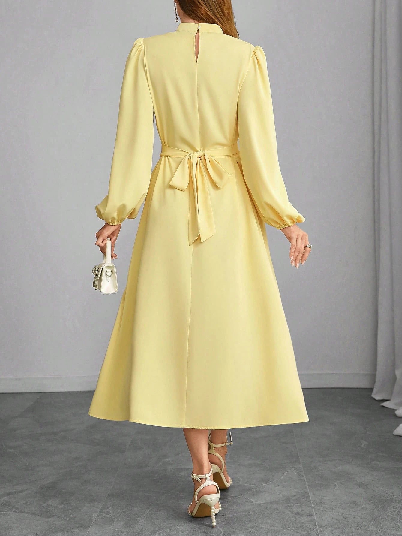 Women's Elegant Simpli City Solid Color Stand Collar Lantern Sleeve Backless Dress