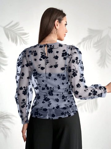 Modelyn Ladies' Round Neck Floral Pattern Vacation Style Long Sleeve Top
