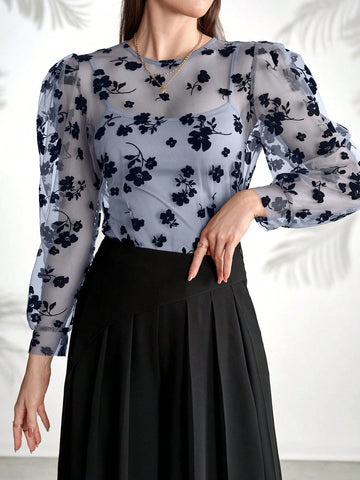 Modelyn Ladies' Round Neck Floral Pattern Vacation Style Long Sleeve Top