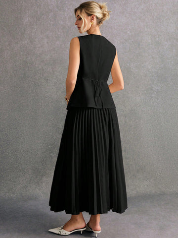 Women Front Button Sleeveless Minimalist Blouse And Mini Skirt Suit