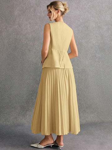 Women Front Button Sleeveless Minimalist Blouse And Mini Skirt Suit