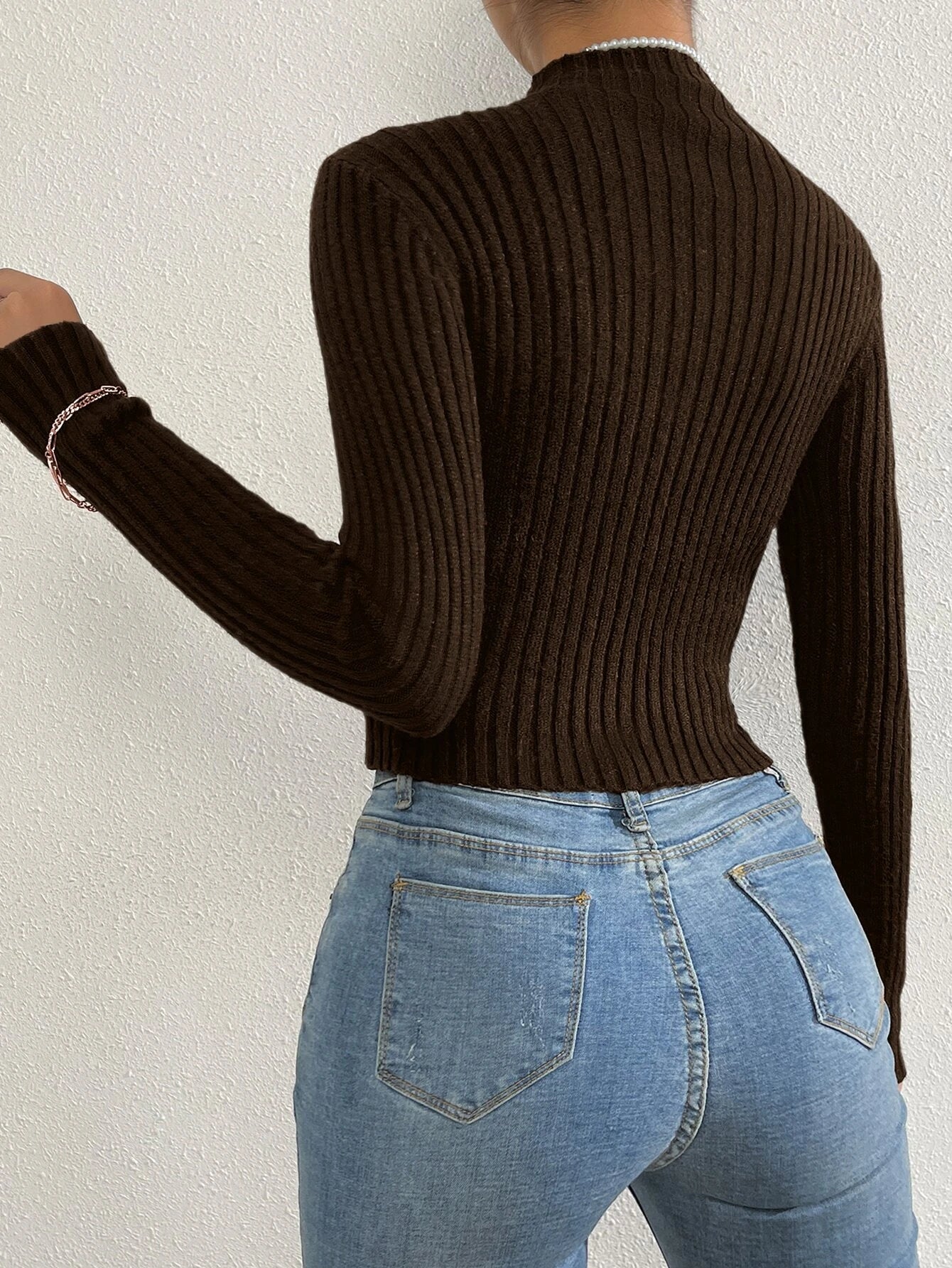 Privé Solid Mock Neck Crop Sweater shein