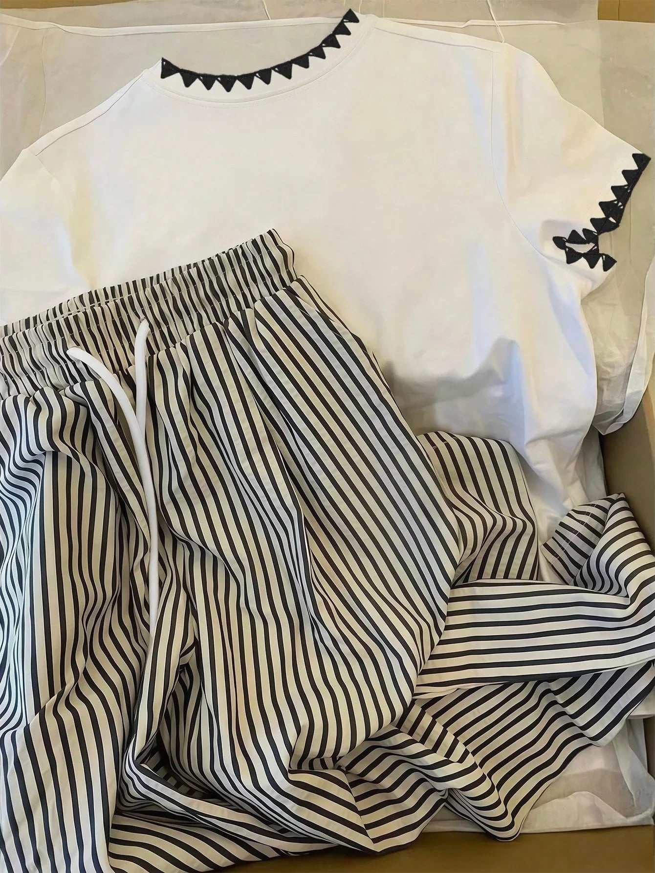 2pcs Women Casual Striped T-Shirt & Pants Set shein