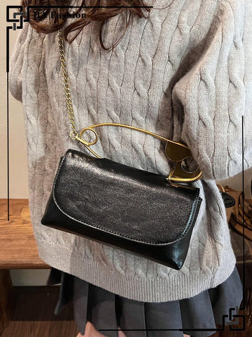Personalized Brooch Handbag