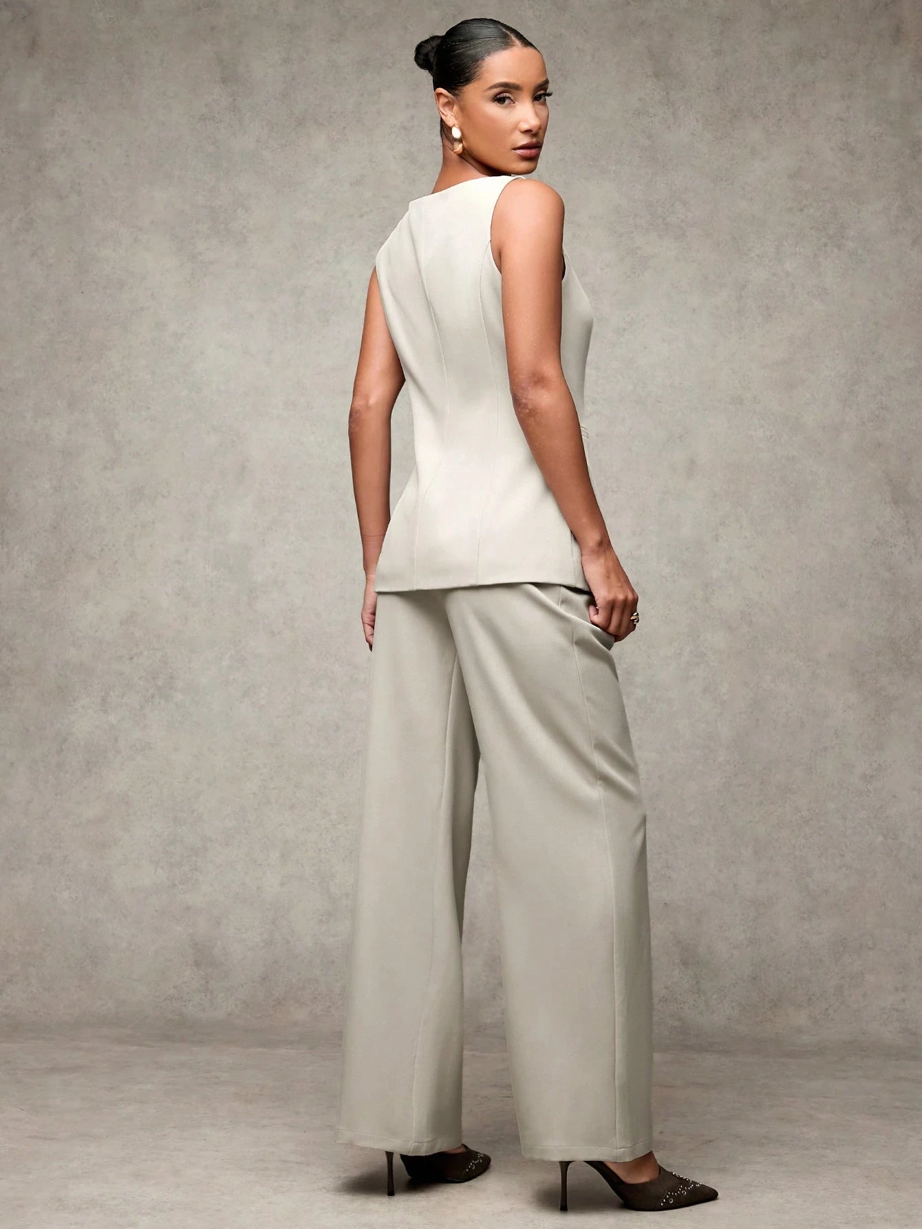 BAE Women's Solid Color Round Neck Single-Breasted Vest And Pants shein