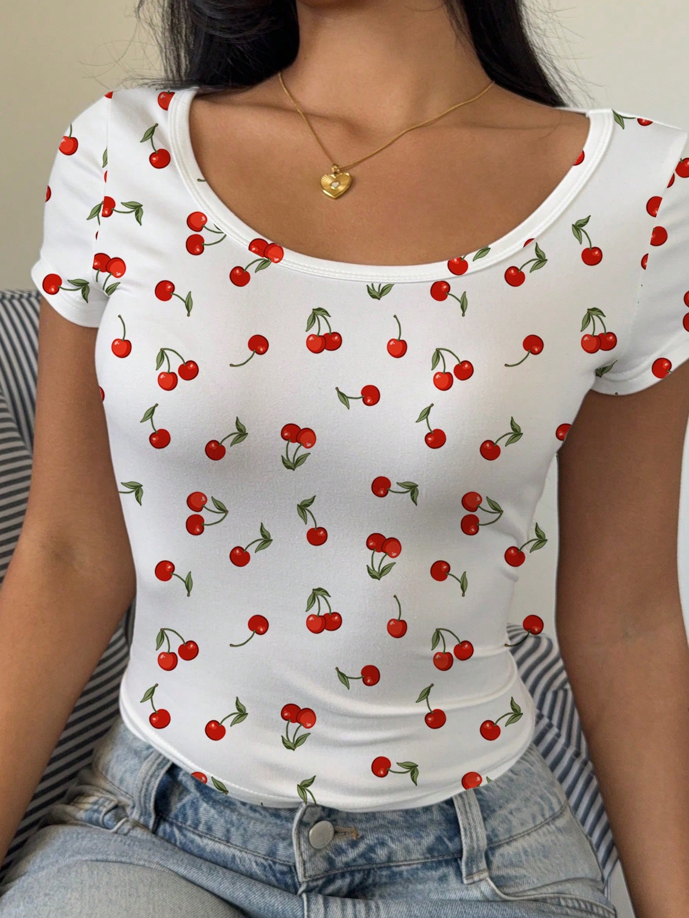 EZwear Casual Minimalist Burgundy Round Neck Cap Sleeve Fitted Women T-Shirt