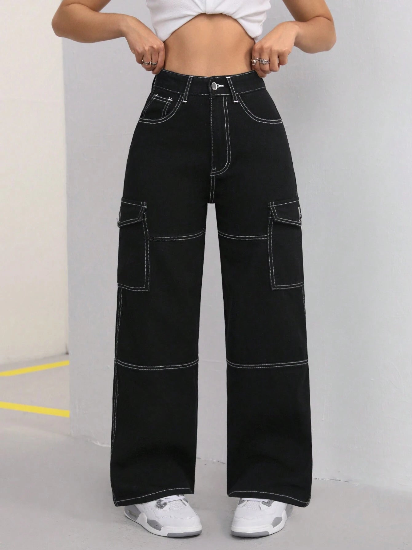 Color Stitching Loose Fit Straight-Leg Jeans shein