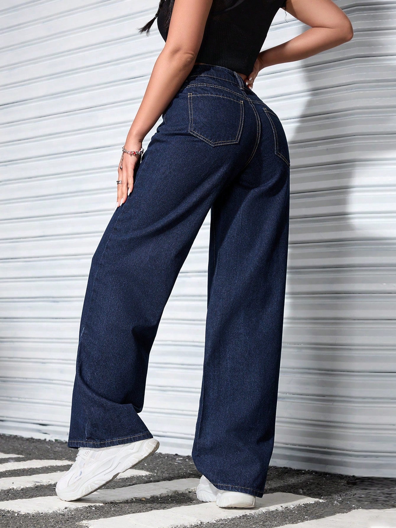 Women Casual Fashion Versatile Straight Button Fly Denim Jeans shein