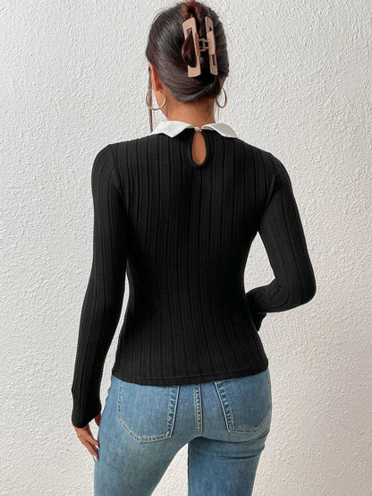 Privé Contrast Collar Keyhole Back Tee