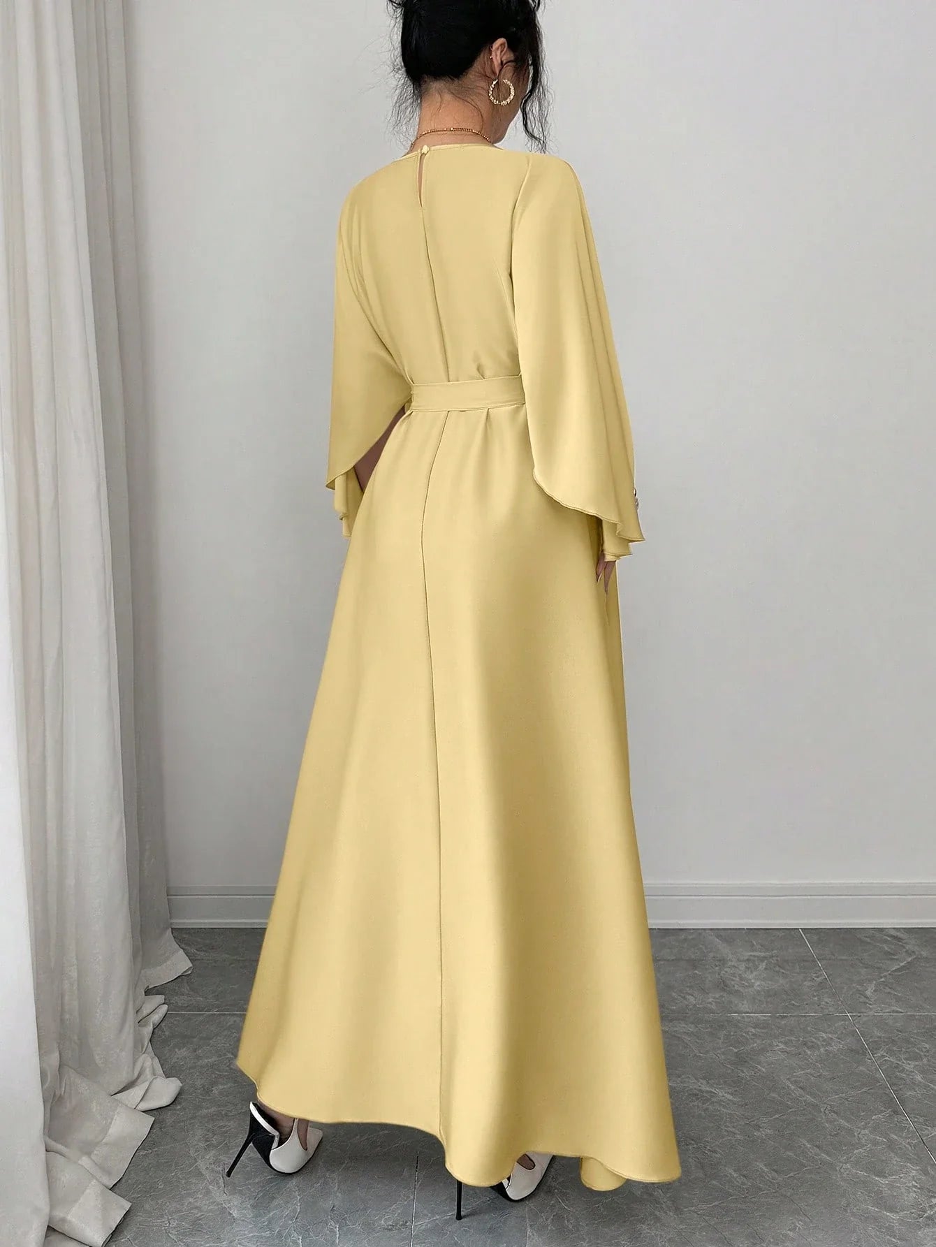 Elegant Refined Commute & Casual Batwing Sleeve Cinched Waist Dress shein