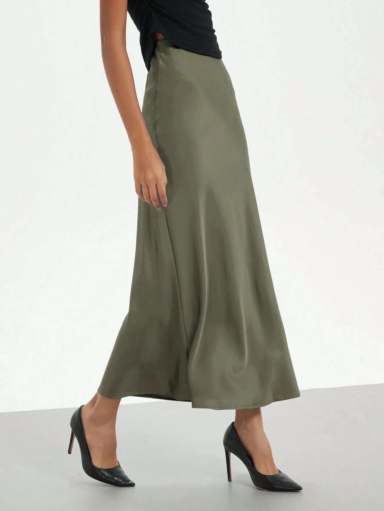 Women's Elastic Satin Finish Maxi Skirt shein