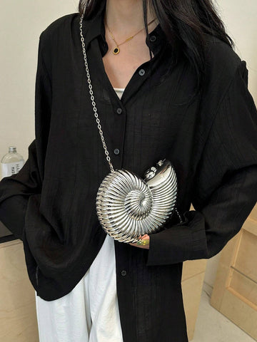 Fashionable Shiny Evening Bag With Chain Strap