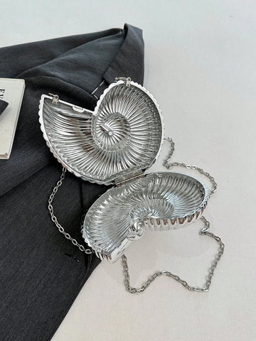 Fashionable Shiny Evening Bag With Chain Strap