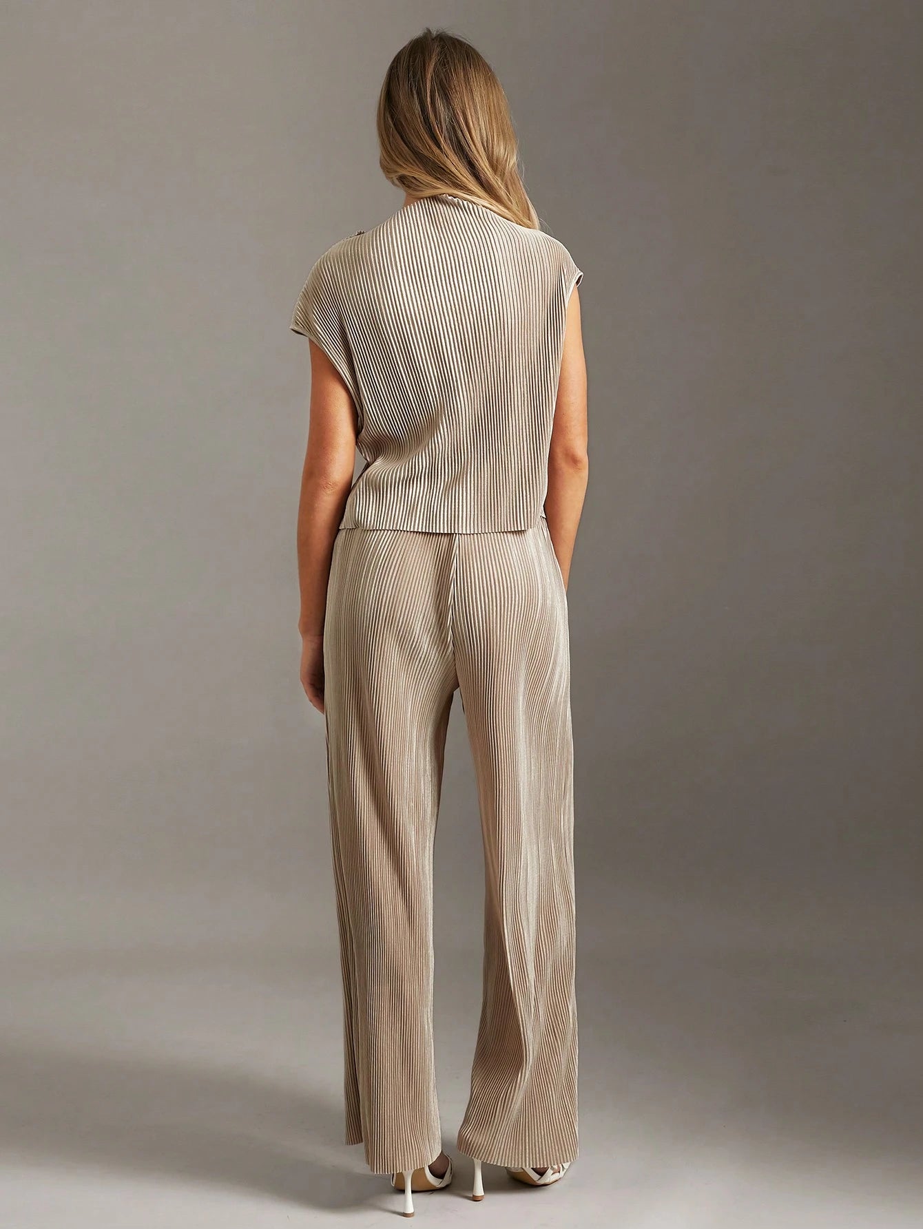 Essnce Solid Color Stand Collar Top With Cap Sleeves + Wide Leg Pants shein