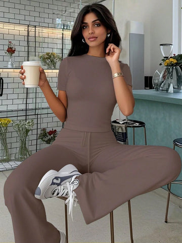 Women's Fashionable Navel-Baring Short-Sleeved Tops, Slim-Fitting Lace-Up Flared Pants
