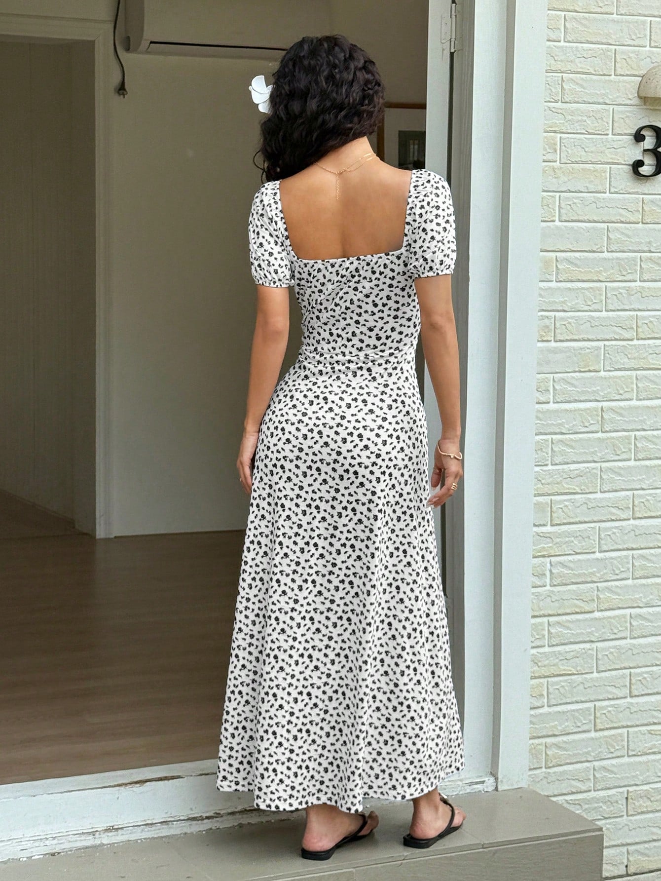 Ditsy Floral Square Neck Puff Sleeve Straight Short Sleeve Midi Dress shein