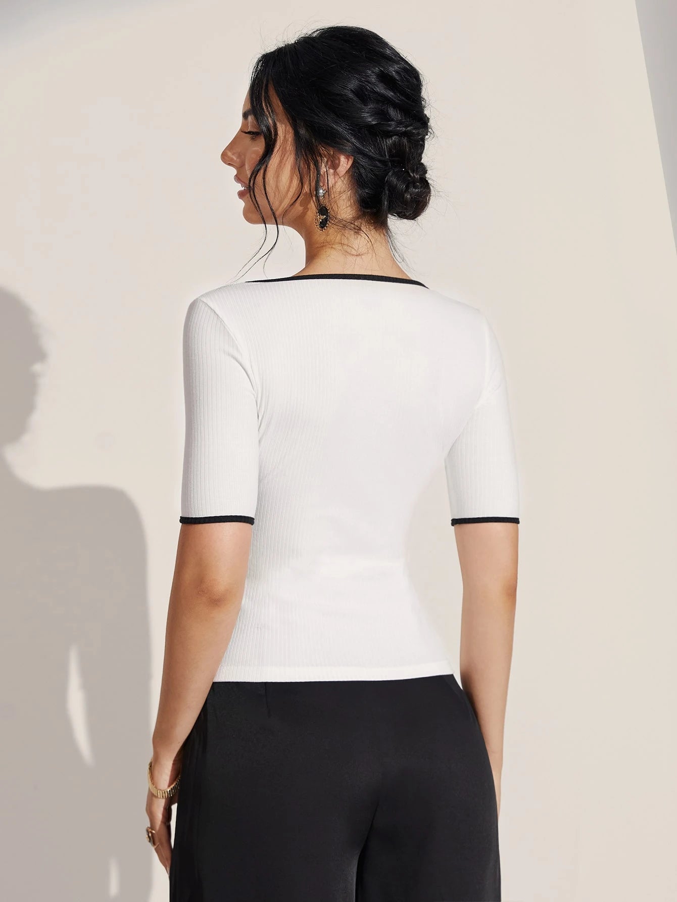 Modelyn Sweetheart Neck Ringer Tee