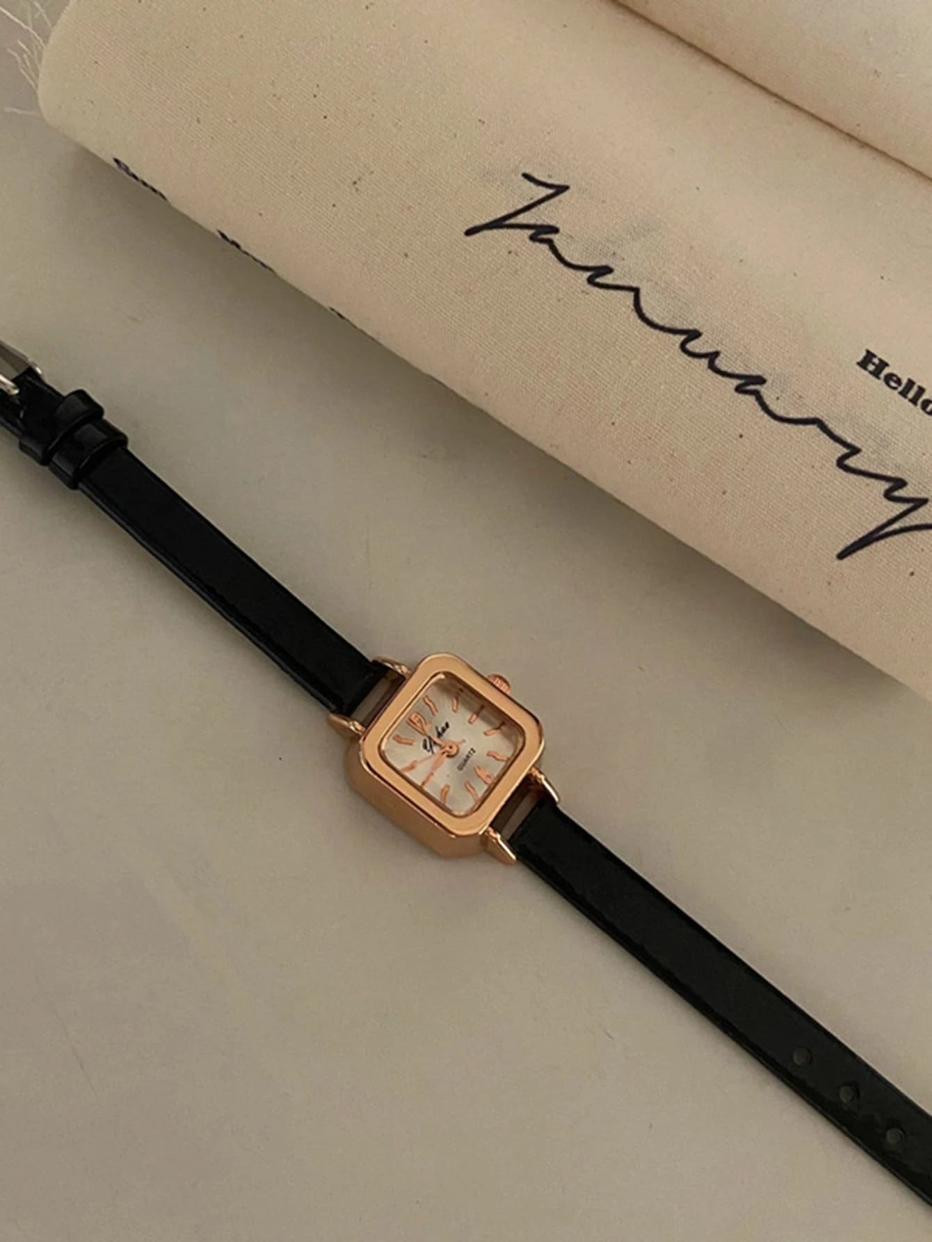 Vintage Square Pointer Quartz Watch shein