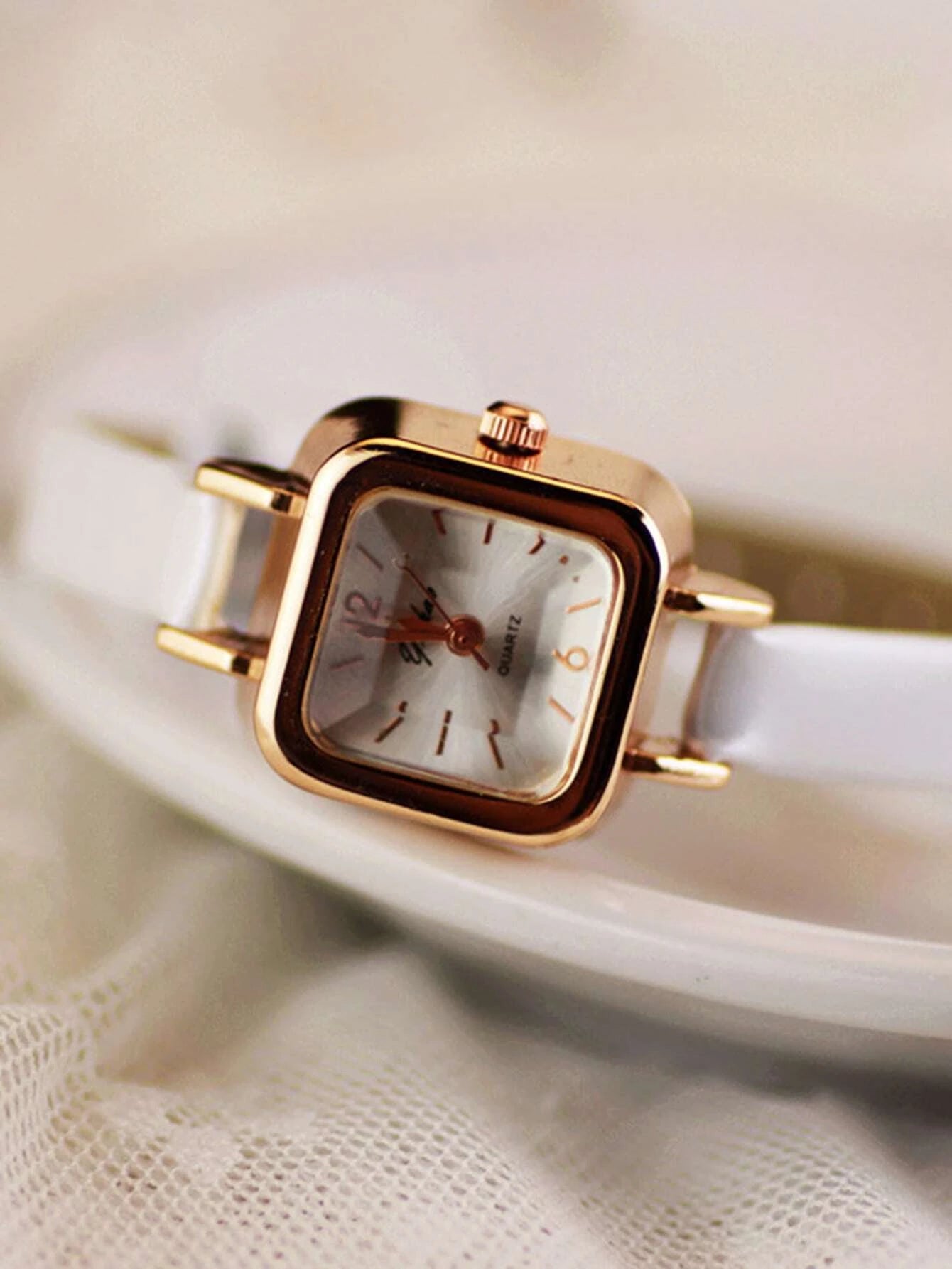 Vintage Square Pointer Quartz Watch shein