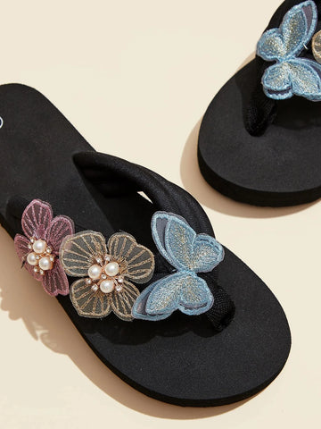 Women Artificial Pearl & Butterfly Decor Flip Flops shein