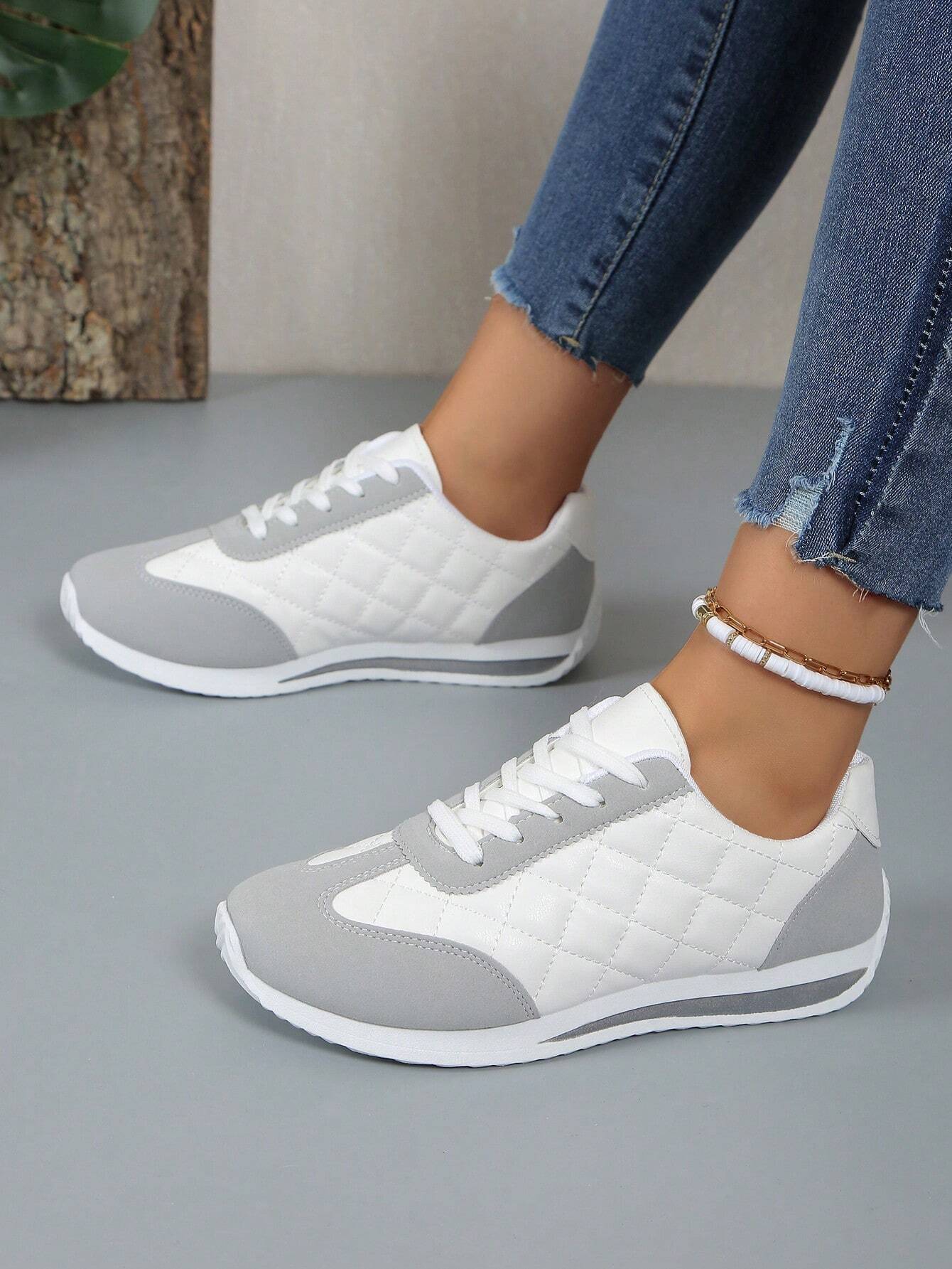 Women's Lightweight Comfortable Solid Color Korean Style Flat Sole Soft Bottom Casual Sneakers shein