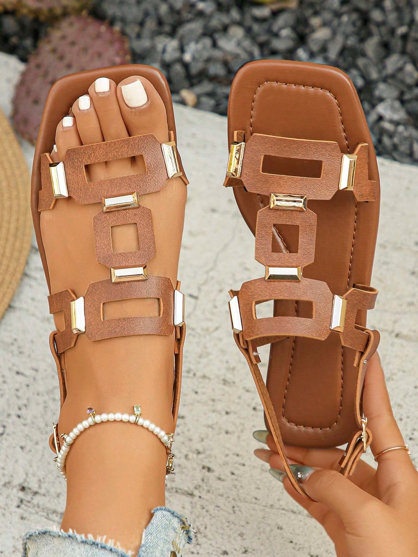 Women's Vintage Style Woven Hollow Closed Toe Chunky Heeled Sandals