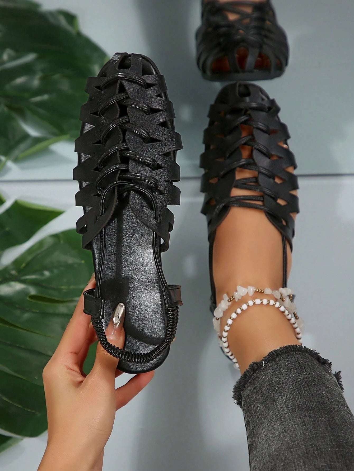 Women's Vintage Style Woven Hollow Closed Toe Chunky Heeled Sandals