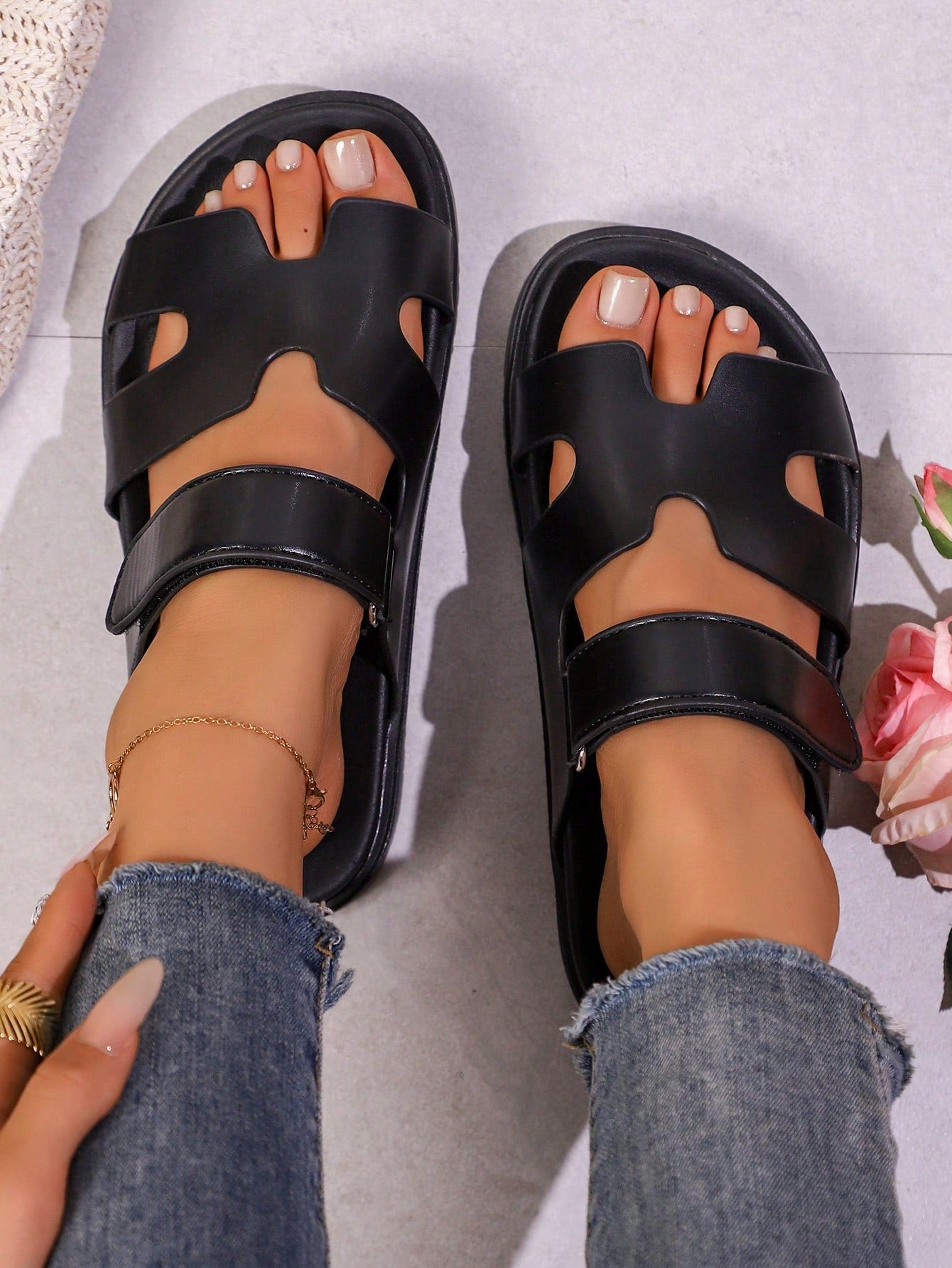 Women's Comfortable Open Toe Thick Sole Flat Sandals shein