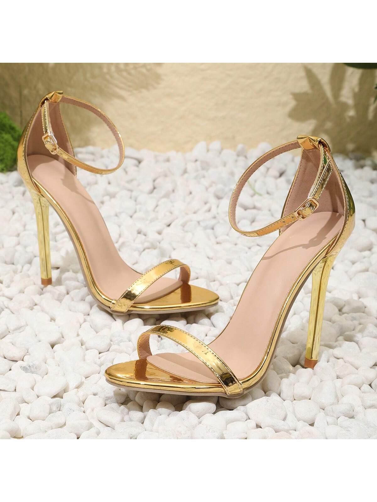 Women's Classic Retro Strappy Peep Toe High Heel Sandals shein