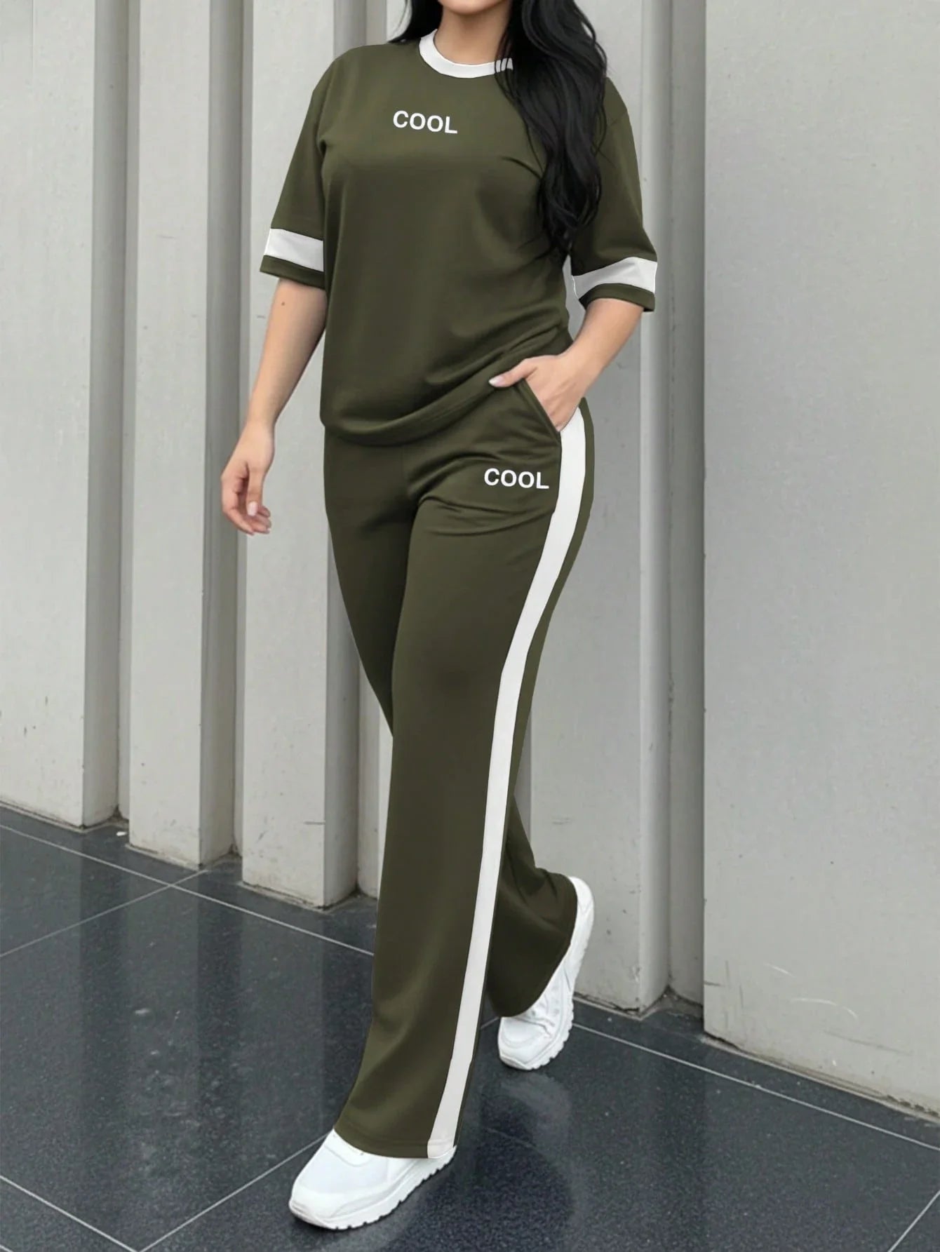 Round Neck Short Sleeve T-Shirt And Elastic Waist Loose Pants shein